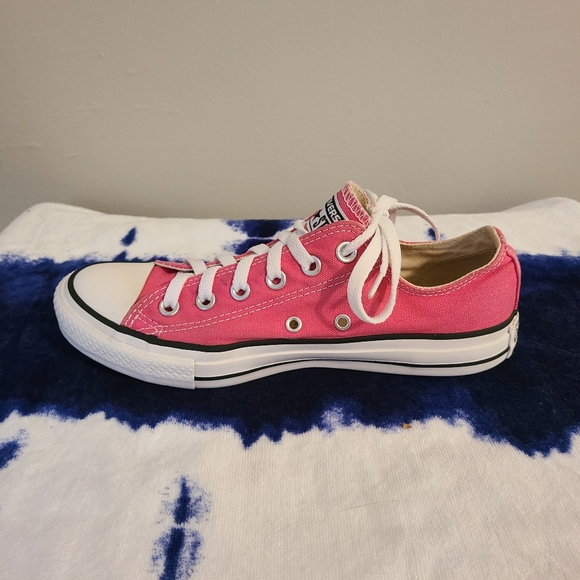 Converse Pink Chuck Taylor's - Picture 10 of 12